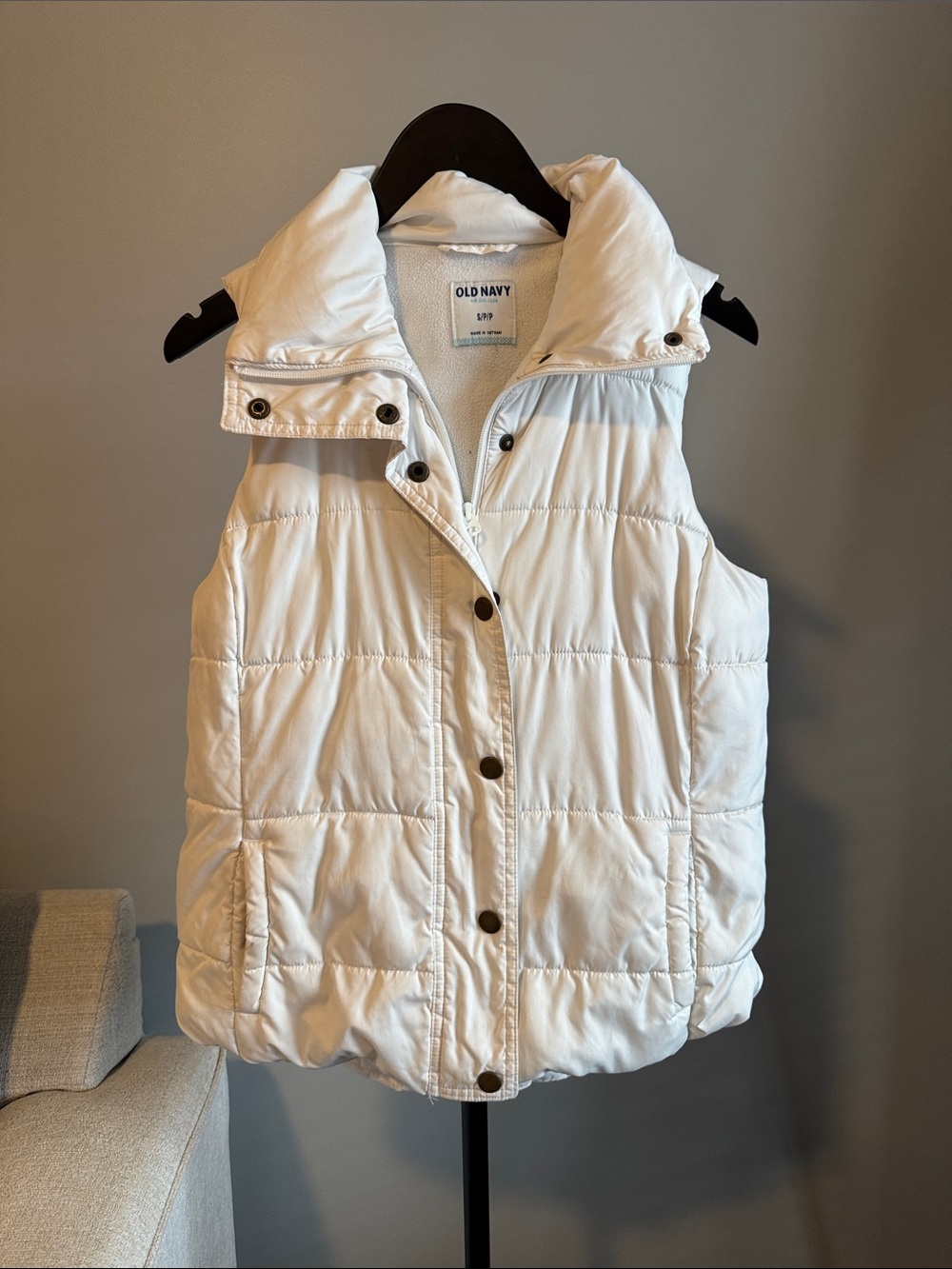 Old Navy Cream Quilted Puffer Vest